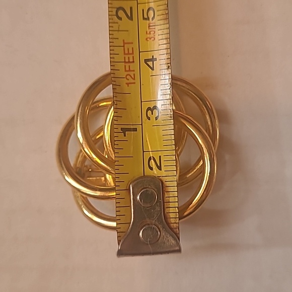 Brooch Vintage gold tone Twisted Love Knot rollover pin 1.5" diameter - Picture 3 of 3